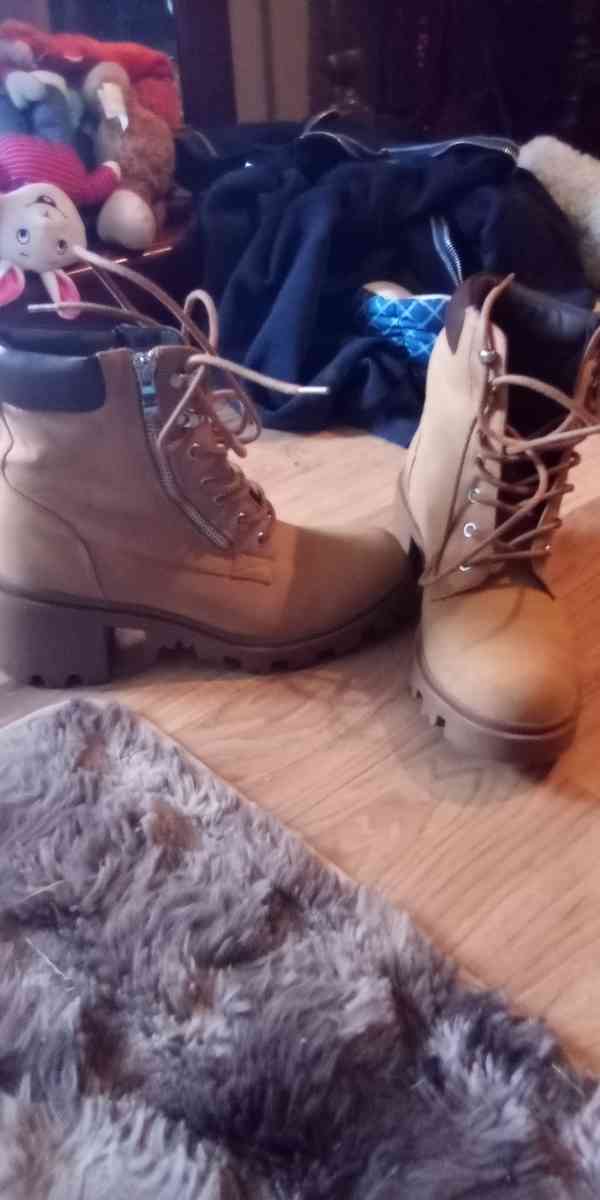 womans shoes - Paducah, Kentucky - FleaMarketBay