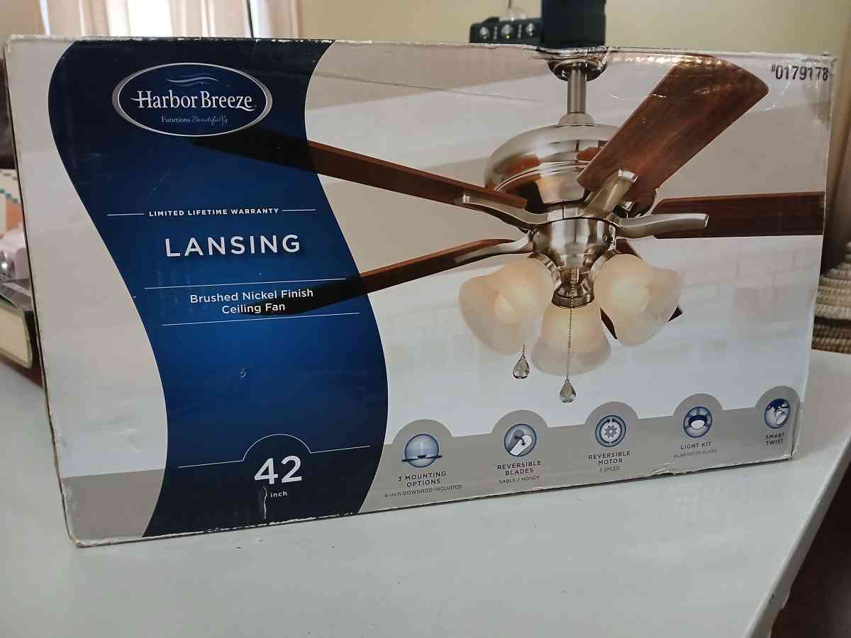 Harbor Breeze ceiling fan - Indianapolis, Indiana - FleaMarketBay