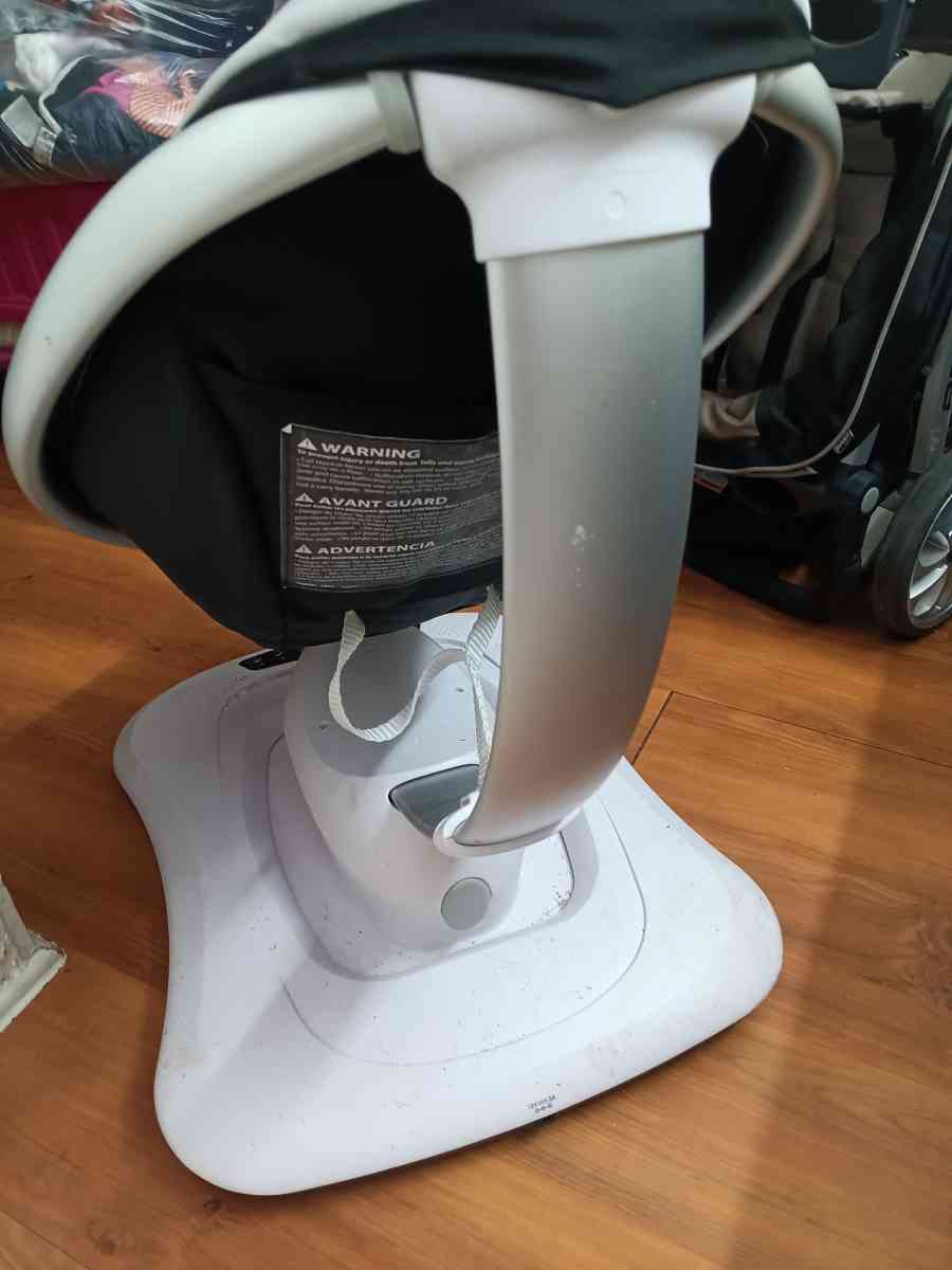 4 moms baby swing - Houston, Texas - FleaMarketBay