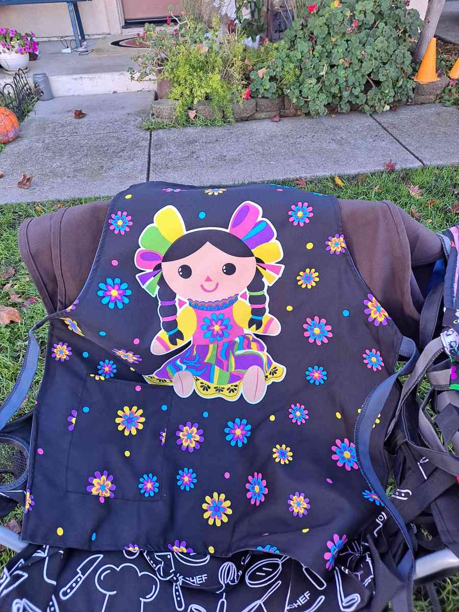 Mandiles echo a mano handmade aprons - Palo Alto, California - FleaMarketBay