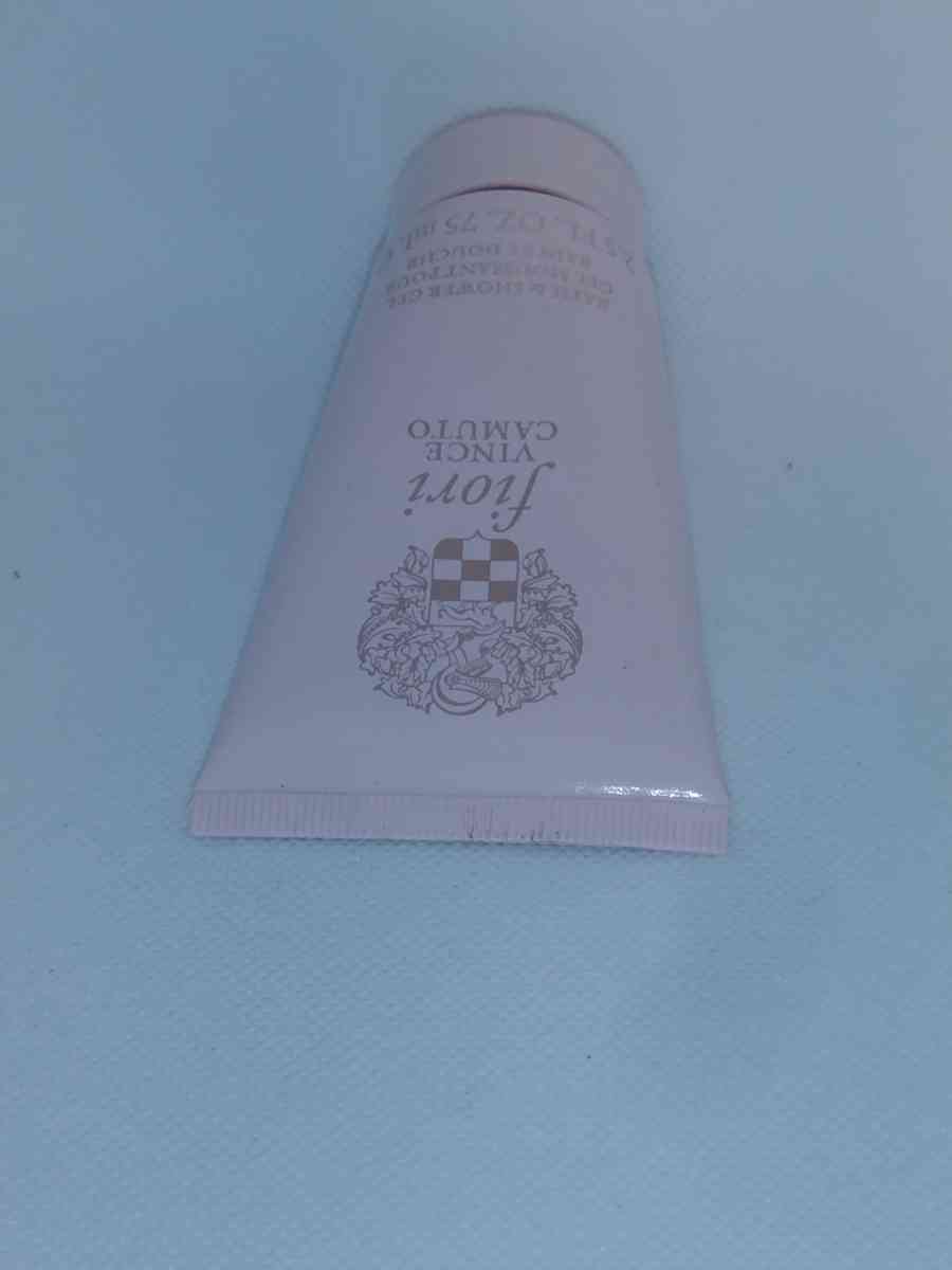 Vince Camuto Fiori Travel Size Shower Gel - Roanoke, Virginia - FleaMarketBay