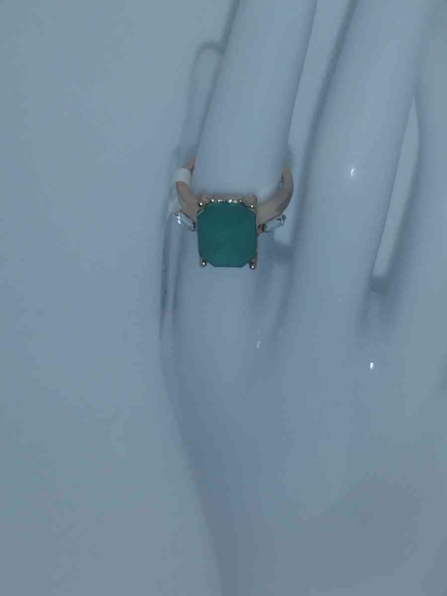 Radiant Green Chic Rhinestone Ring - Roanoke, Virginia - FleaMarketBay