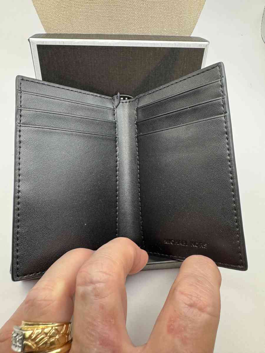 1043HPSA Michael Kors Mens Jet Set Folding Card Case  Wallet - Gallatin, Tennessee - FleaMarketBay