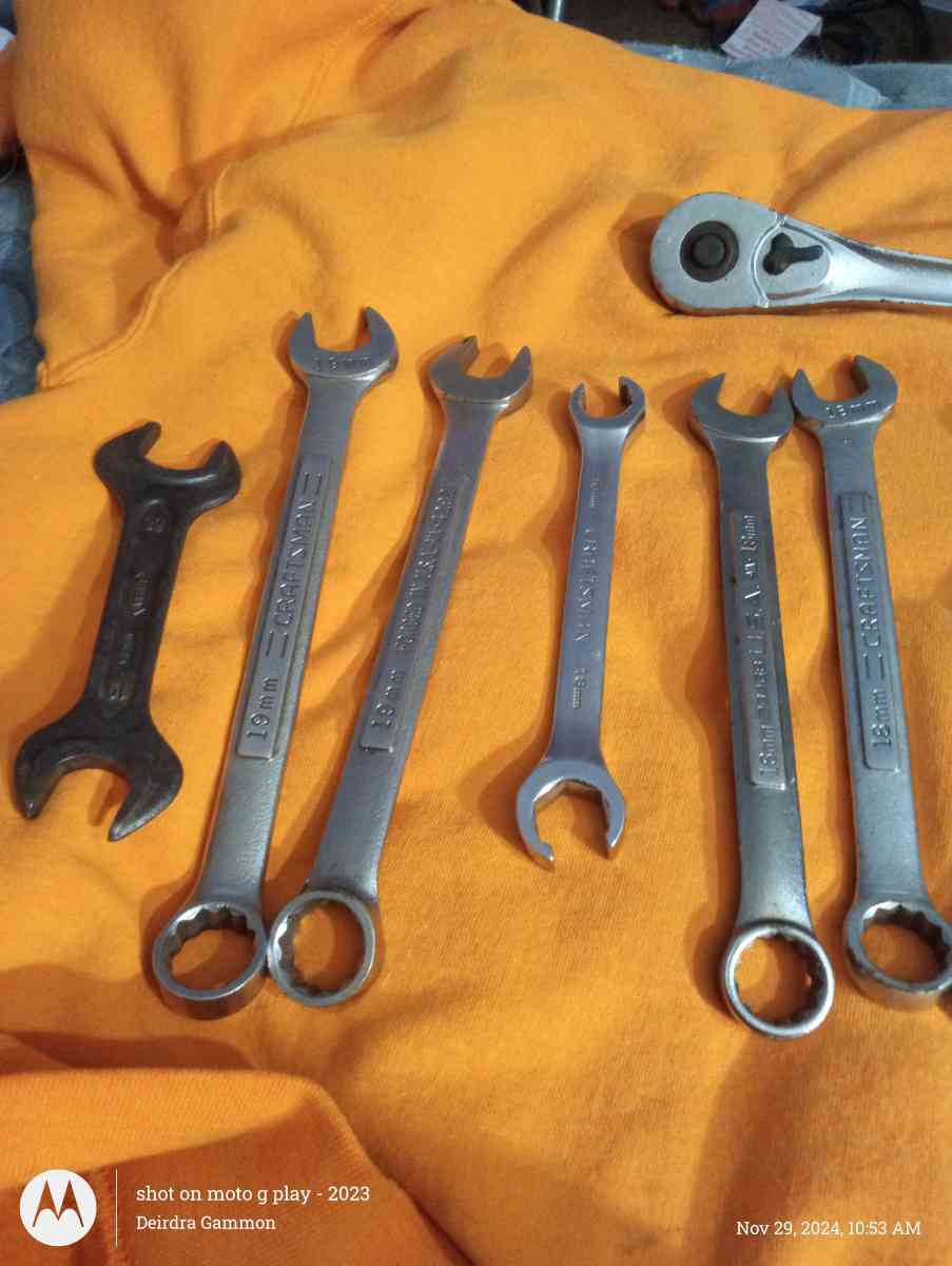 Set of Wrenches Craftsman and Socket Wrench Craft also - Heflin, Alabama - FleaMarketBay
