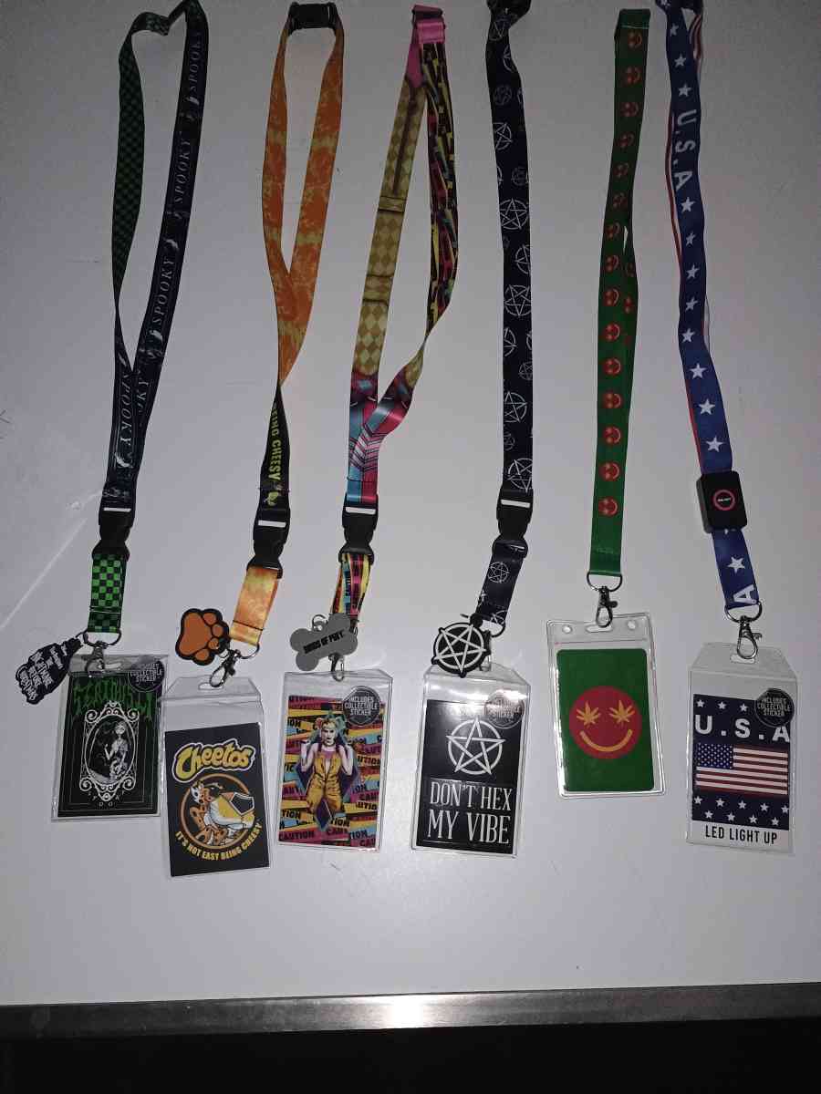 brand new graphic key chains - Terre Haute, Indiana - FleaMarketBay