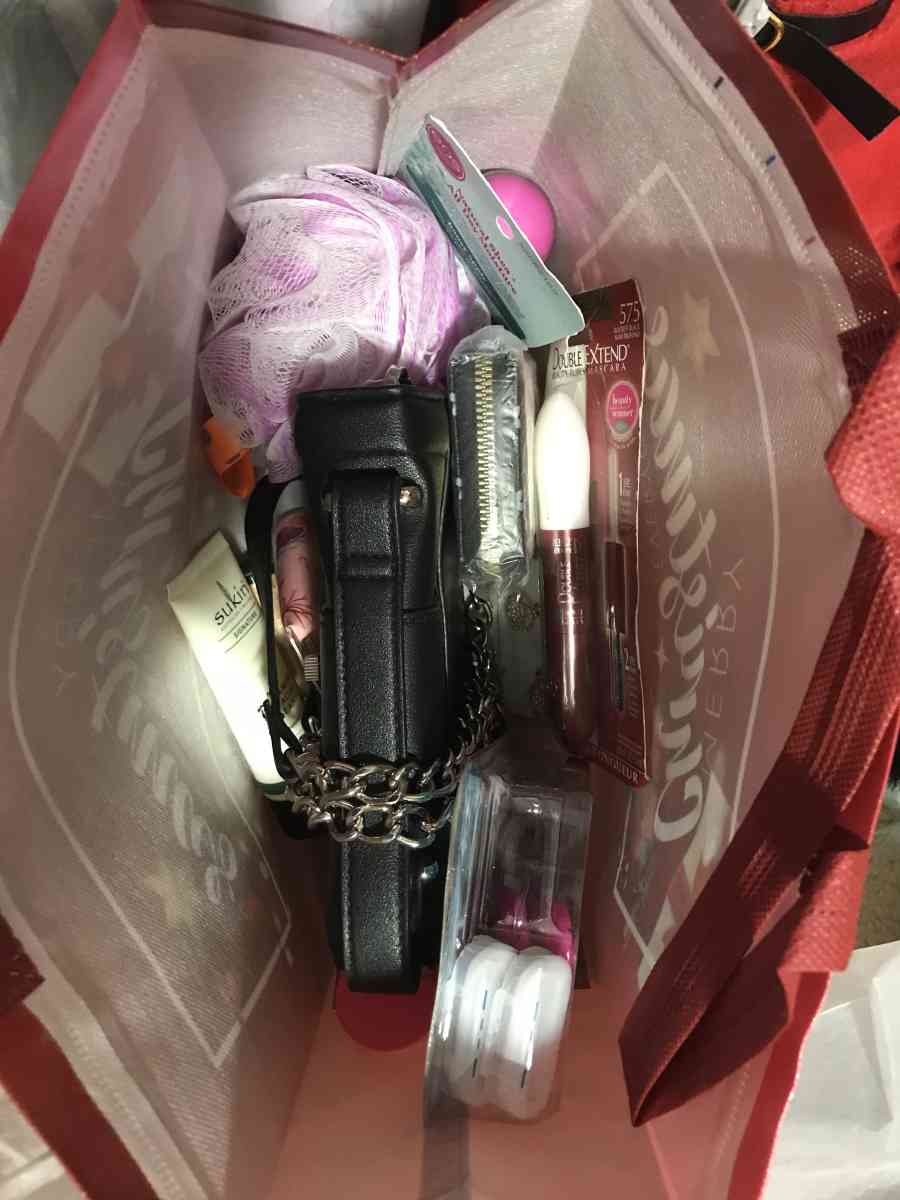 Christmas gift bag - Mc Lean, Virginia - FleaMarketBay