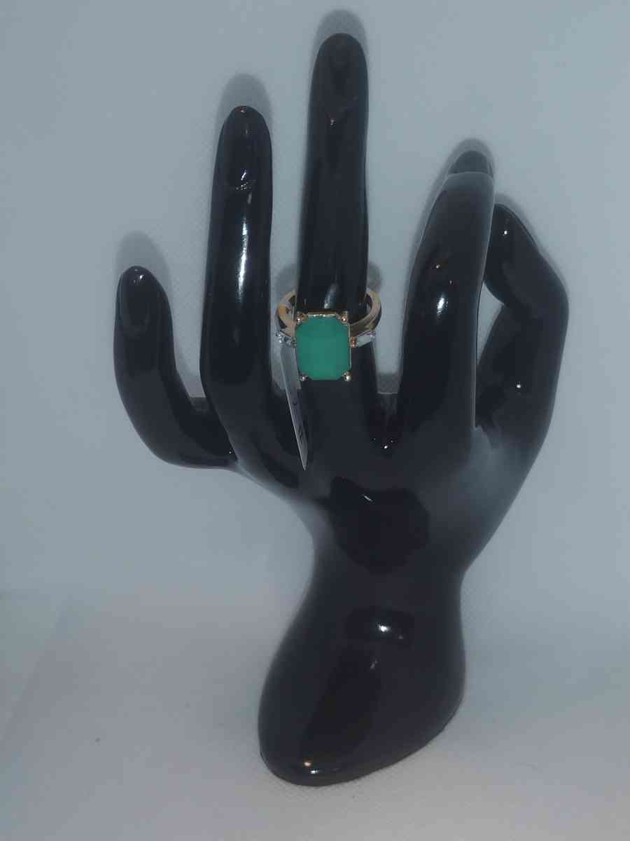 Radiant Green Chic Rhinestone Ring - Roanoke, Virginia - FleaMarketBay