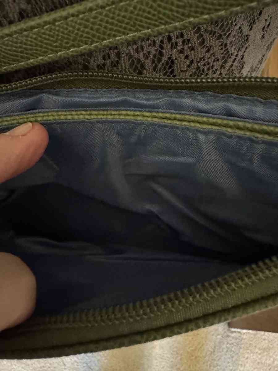 2002MSS Nautica  Womens Crossbody Bag Zipper Bag Color Willo - Gallatin, Tennessee - FleaMarketBay