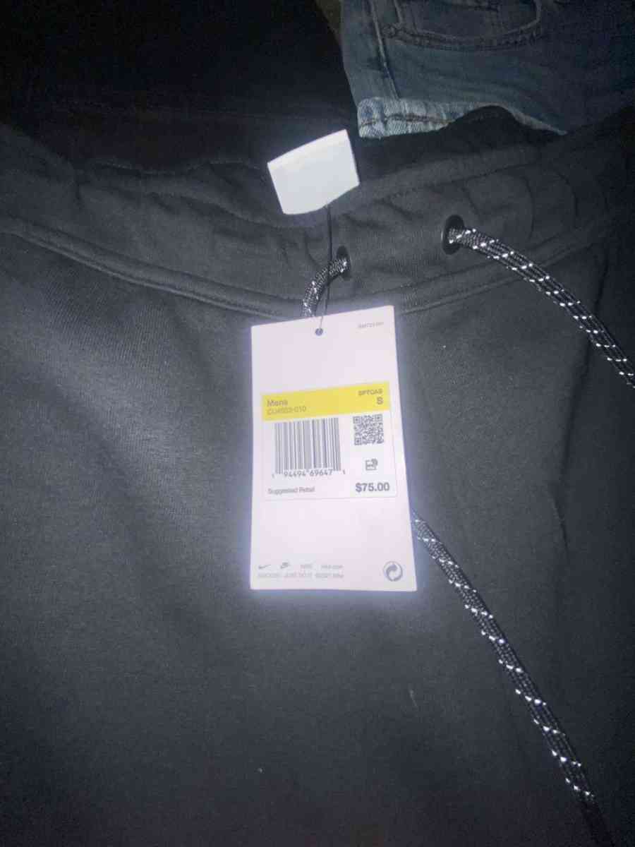 Nike Fleece Shorts - Admire, Kansas - FleaMarketBay