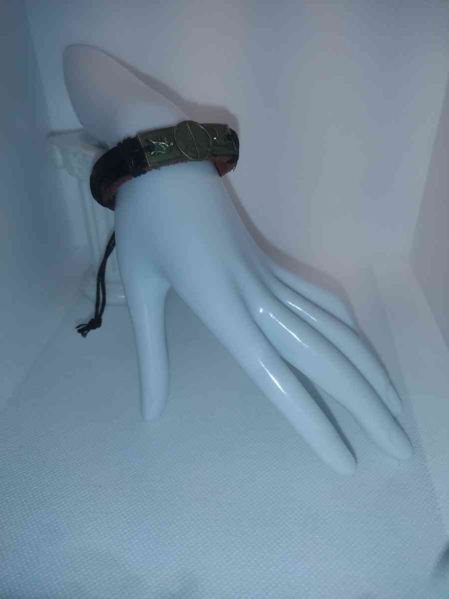 Doves Peace Leather Bracelet VCB - Roanoke, Virginia - FleaMarketBay