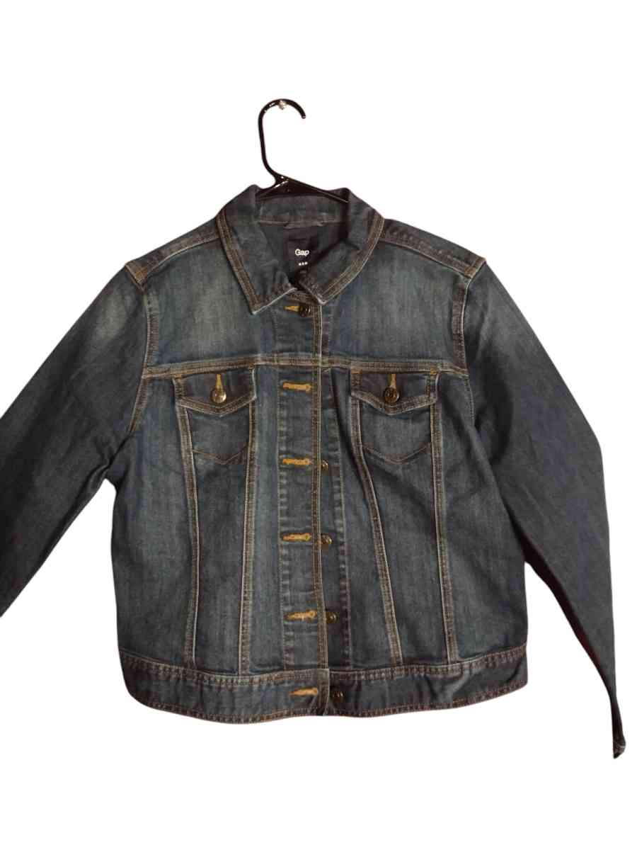 vintage gap denim jean jacket size large - Saint Louis, Missouri