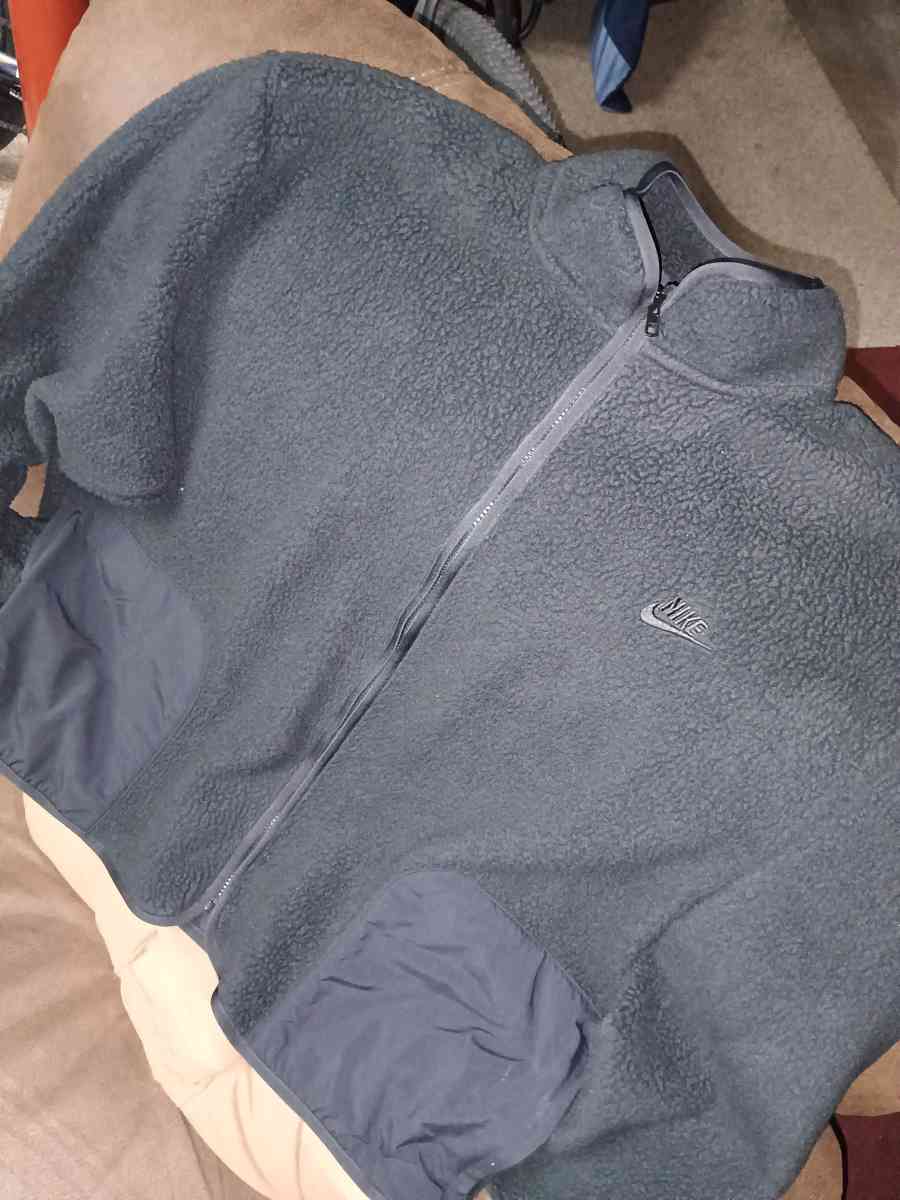 mens Nike fleece jacket size xl - Terre Haute, Indiana - FleaMarketBay