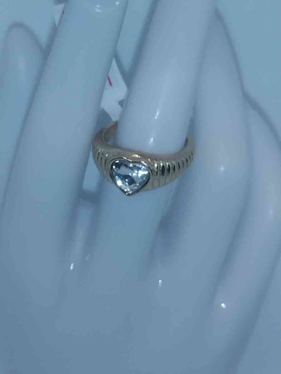 White Heart Ring - Roanoke, Virginia - FleaMarketBay