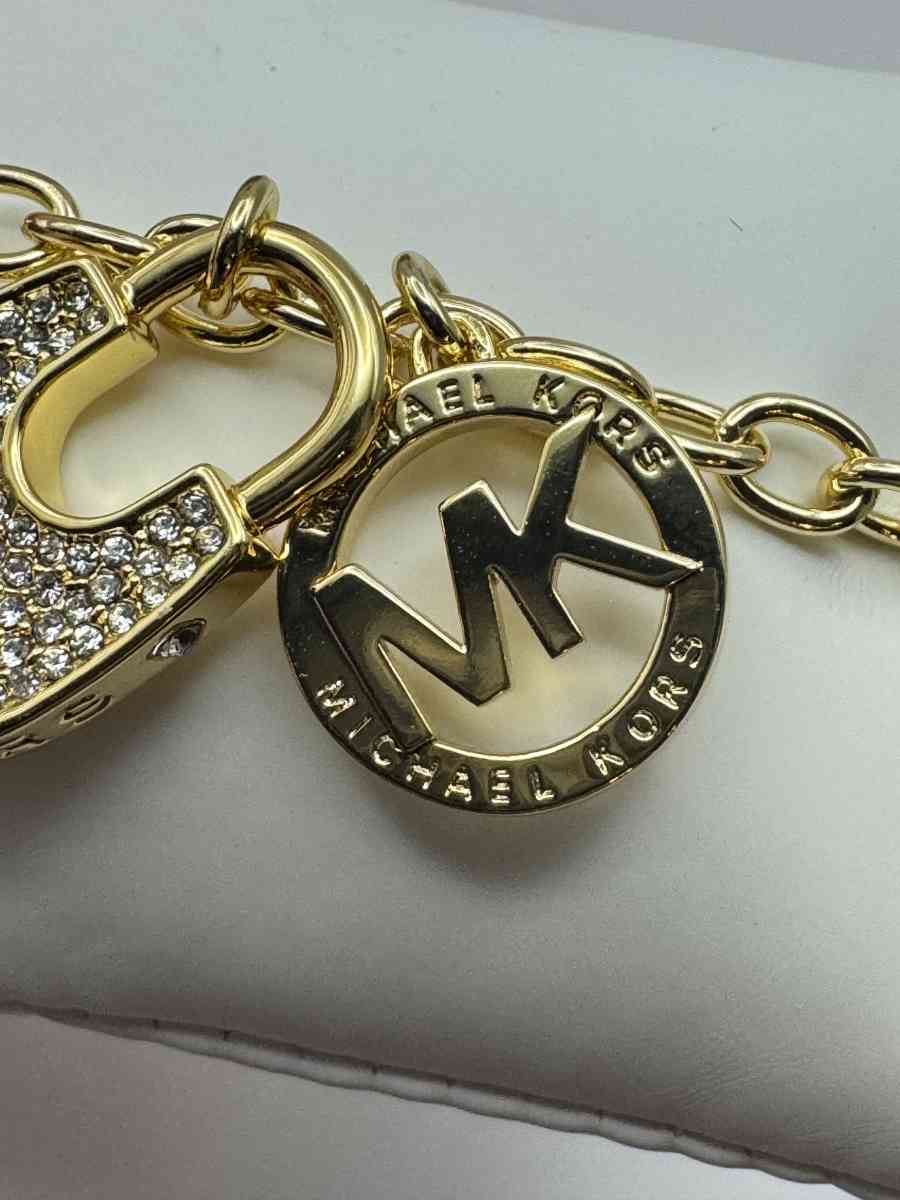 2009AIRT Michael Kors Pave Padlock Logo Chain Bracelet Goldt - Gallatin, Tennessee - FleaMarketBay