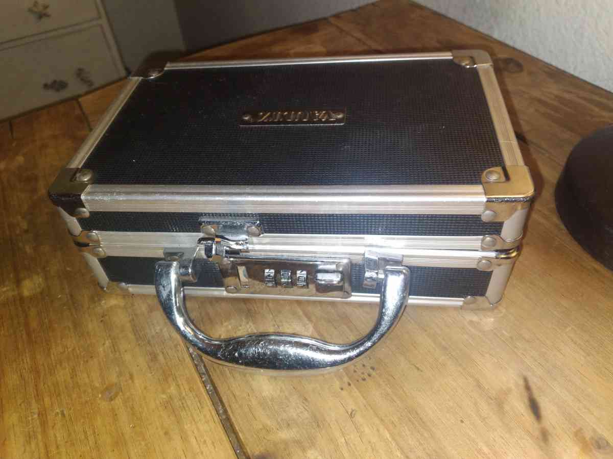 Vaultz Locking Medicine Case with Combination Lock - Aurora, Colorado - FleaMarketBay