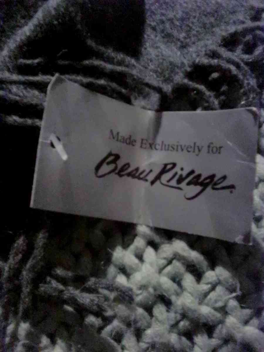 London Cashmere Co scarf - Pensacola, Florida - FleaMarketBay