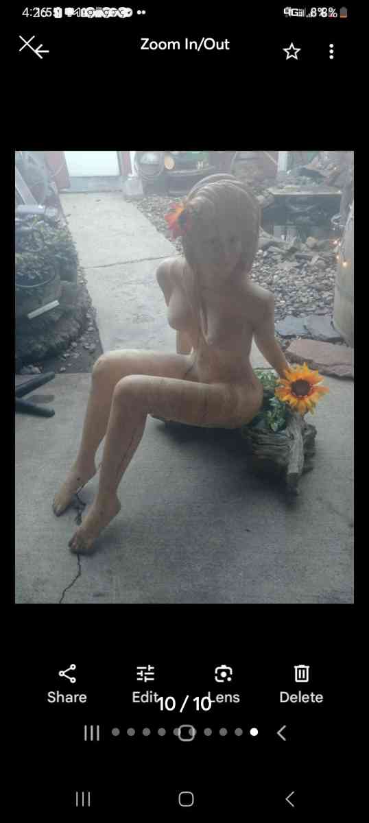 lifesize hand  chainsaw wood woman - La Grande, Oregon