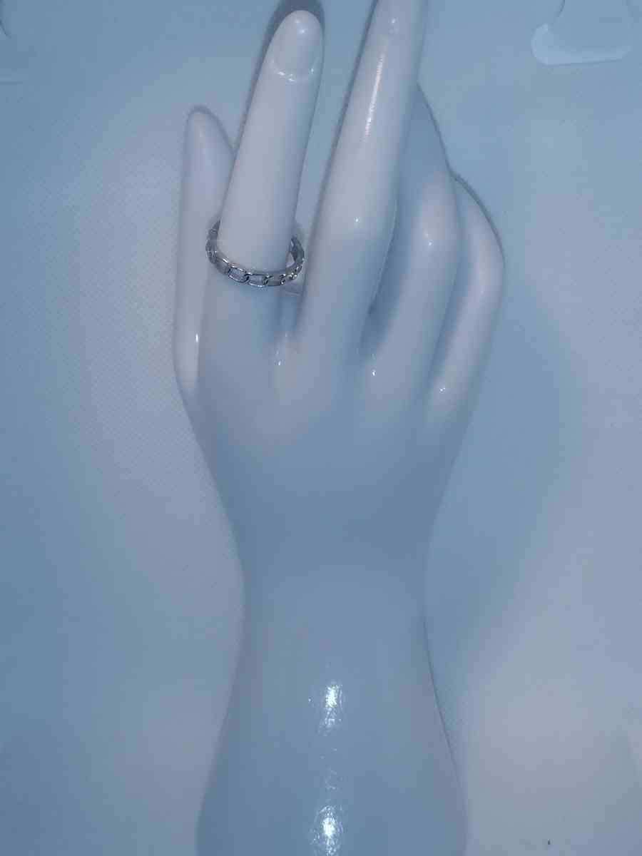 Chain Style Retro Geometric Ring - Roanoke, Virginia - FleaMarketBay