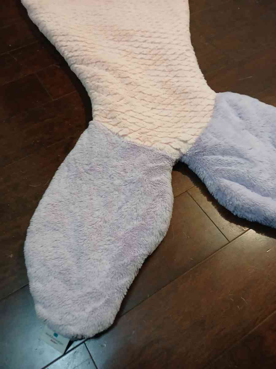 Authentic Kids murmaid pink and purple blanket tail - Indianapolis, Indiana - FleaMarketBay