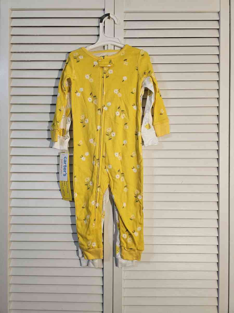 Carters set of 2 pijamas size 18M - Indianapolis, Indiana - FleaMarketBay