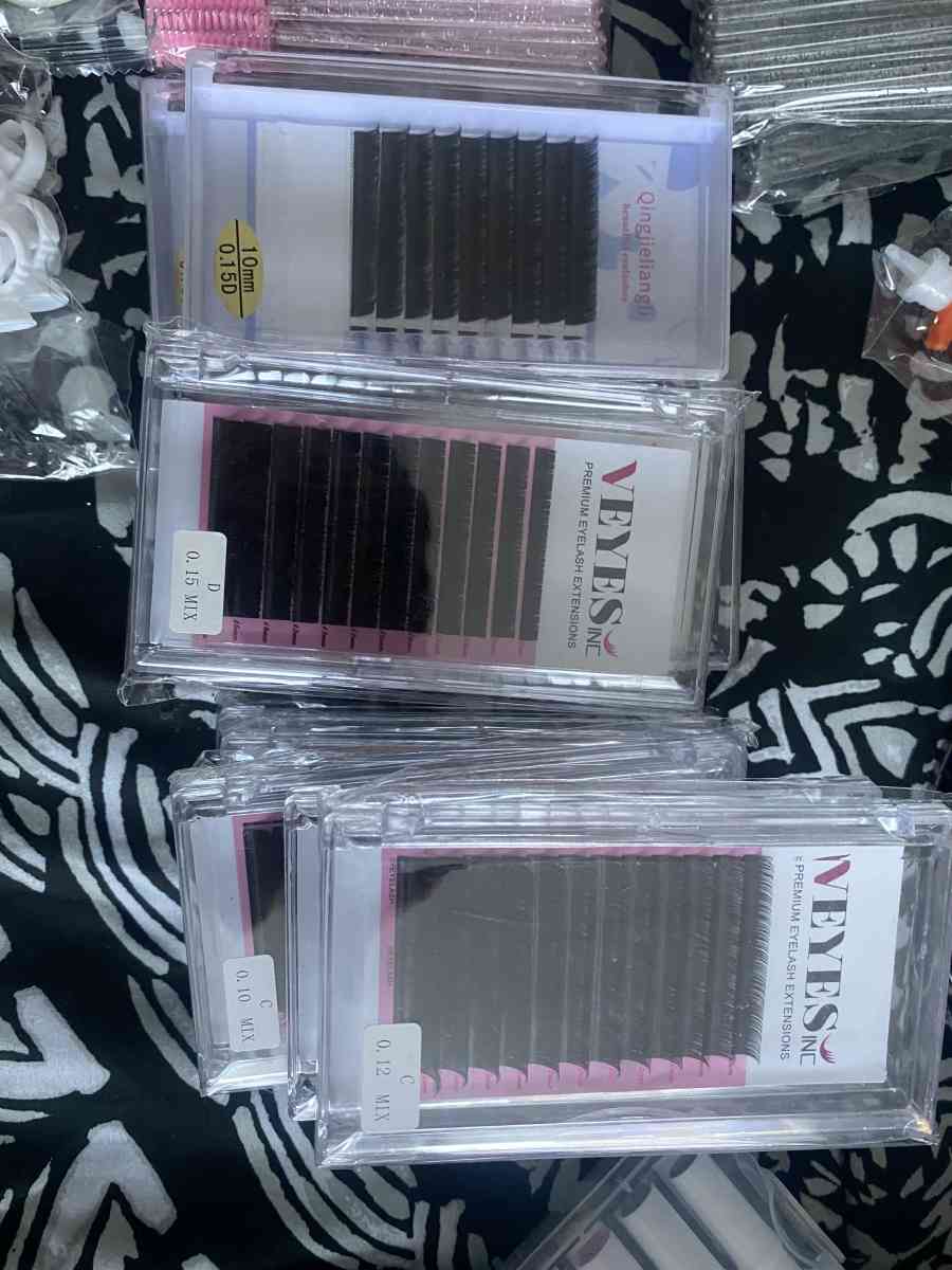 Eyelashes - Brooklyn, New York - FleaMarketBay