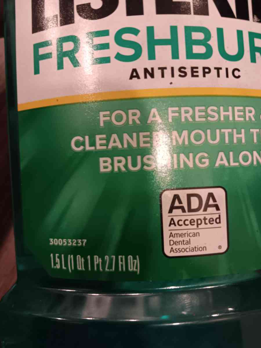 Listorine Fresh burst Antiseptic Mouthwash - Los Angeles, California - FleaMarketBay