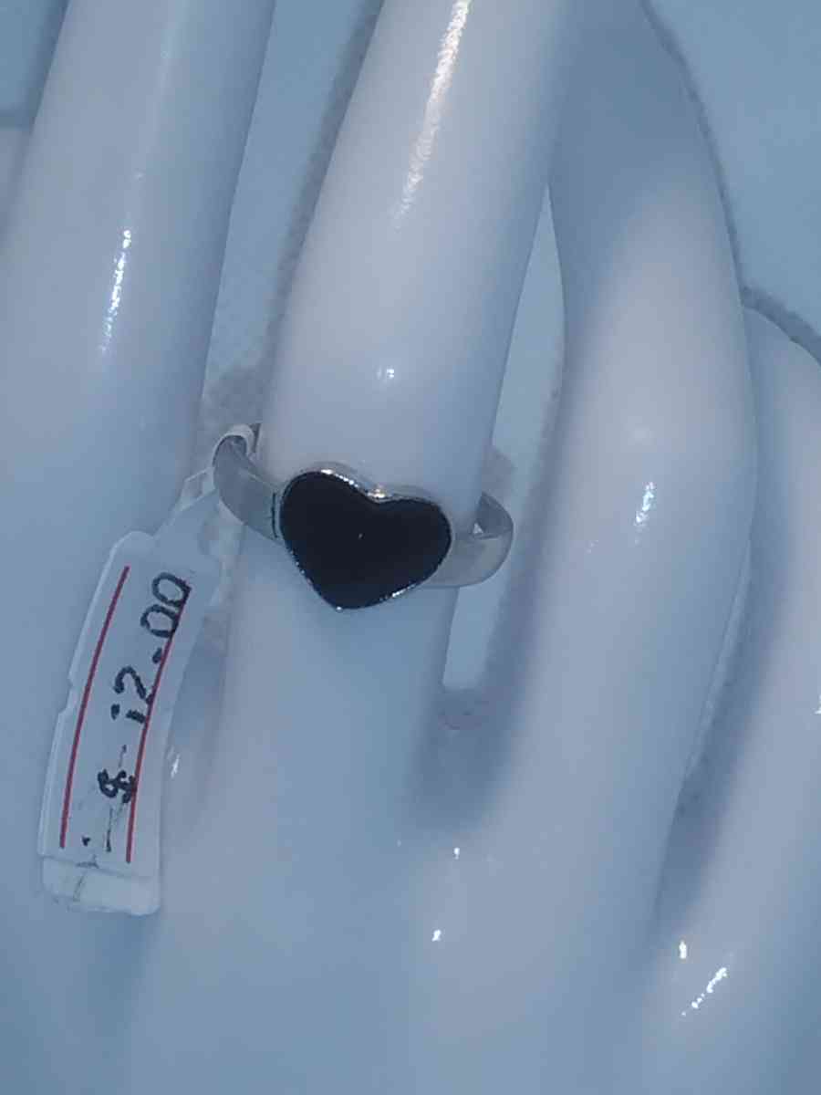Black Heart Retro Geometric Ring - Roanoke, Virginia - FleaMarketBay