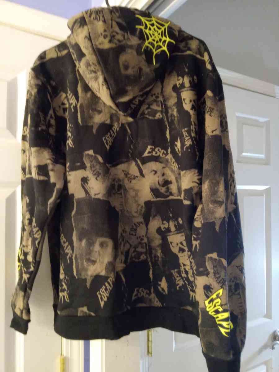designer insomniac hoodie size large - Terre Haute, Indiana - FleaMarketBay