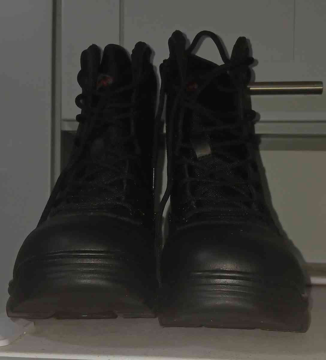 new work boots 11 - Miami, Florida - FleaMarketBay