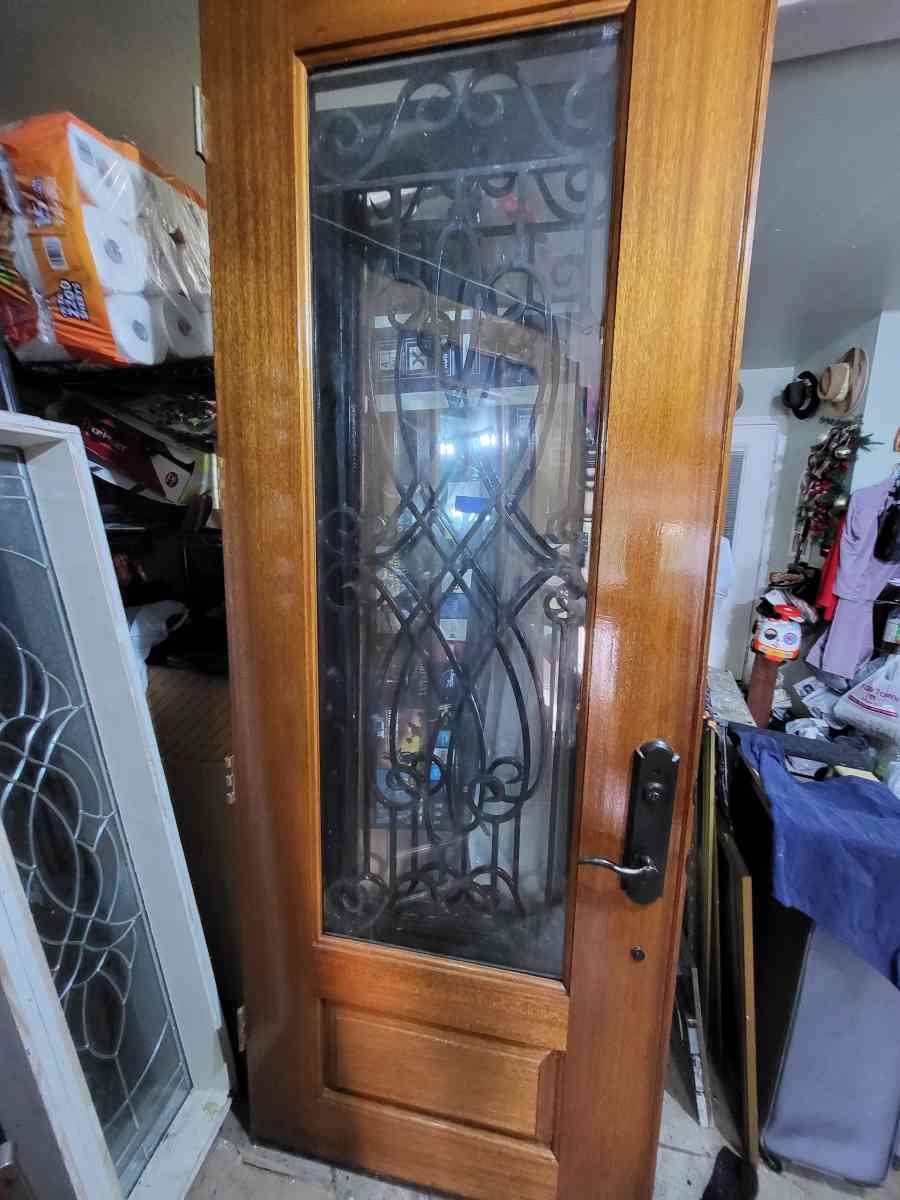beautiful Mahogany Solid good front doble door 72x95 - Houston, Arkansas - FleaMarketBay