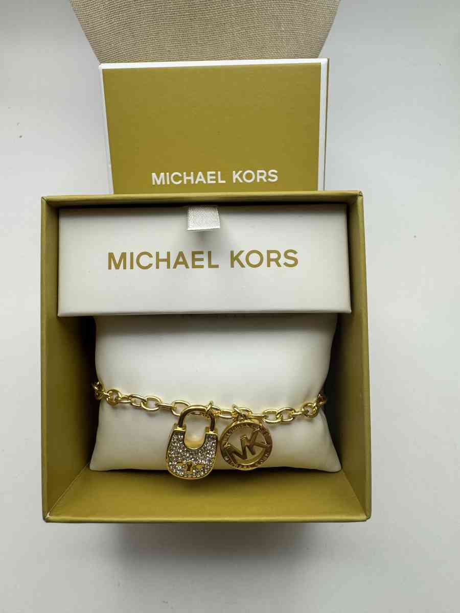 2009AIRT Michael Kors Pave Padlock Logo Chain Bracelet Goldt - Gallatin, Tennessee