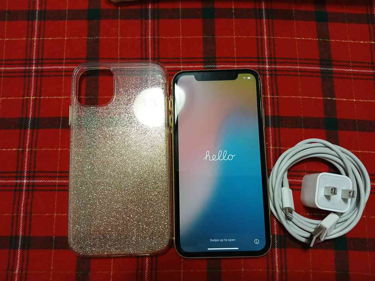 iphone xr unlocked - Miami, Florida - FleaMarketBay
