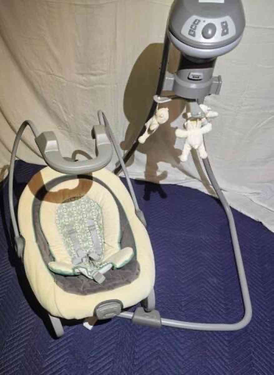 Graco swing and bouncer - Burleson, Texas - FleaMarketBay