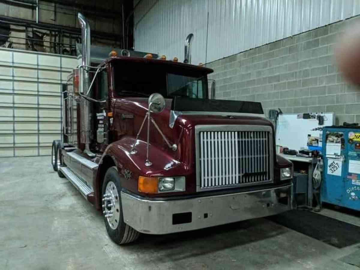 Kenworth Trucks and A Reefer - Aurora, Colorado - FleaMarketBay