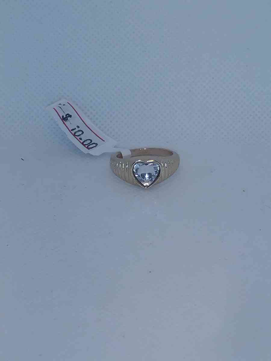 White Heart Ring - Roanoke, Virginia - FleaMarketBay
