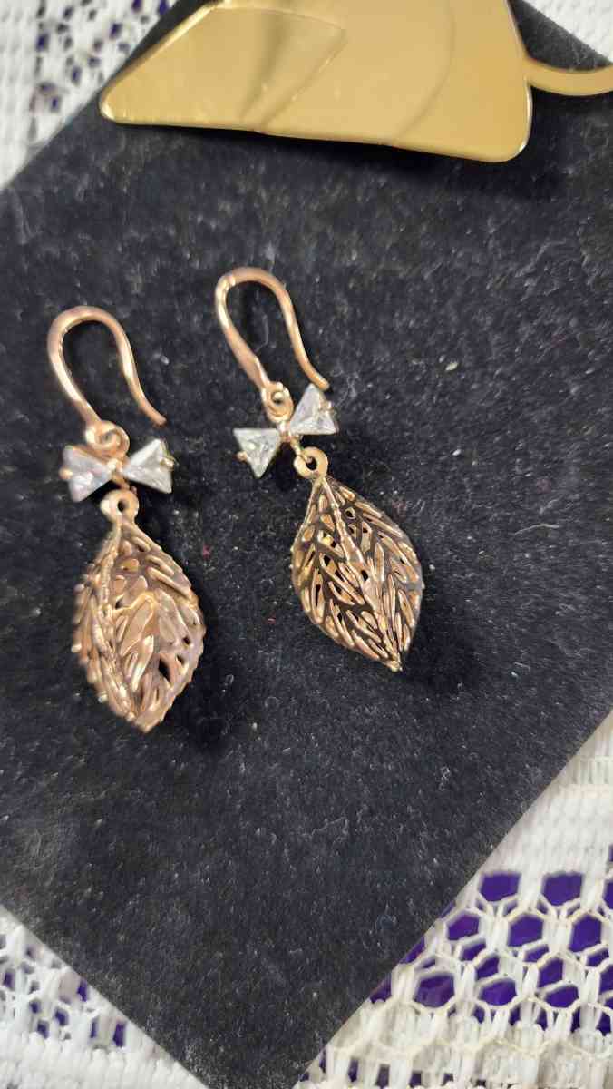 Handmade Braclets and more porch pickup only Vintiage - High Point, North Carolina