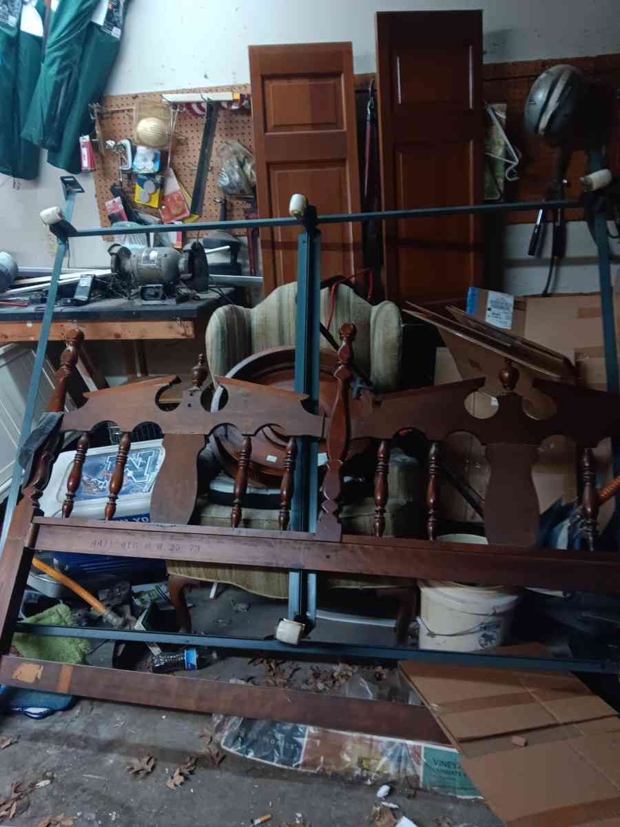king size bed frame with headboard - Memphis, Tennessee