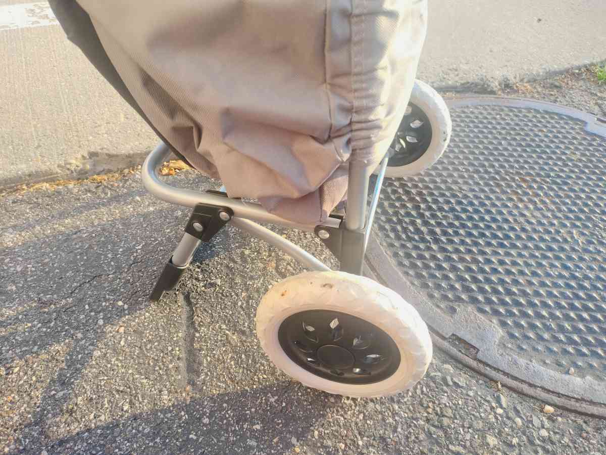 Portable MedLarge Capacity Light Wt Shopping Dolly Trolley - Farmingdale, New York - FleaMarketBay