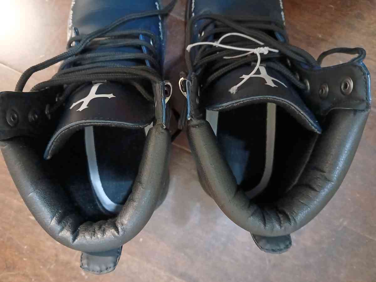 Christian boots for men and women - Indianapolis, Indiana - FleaMarketBay