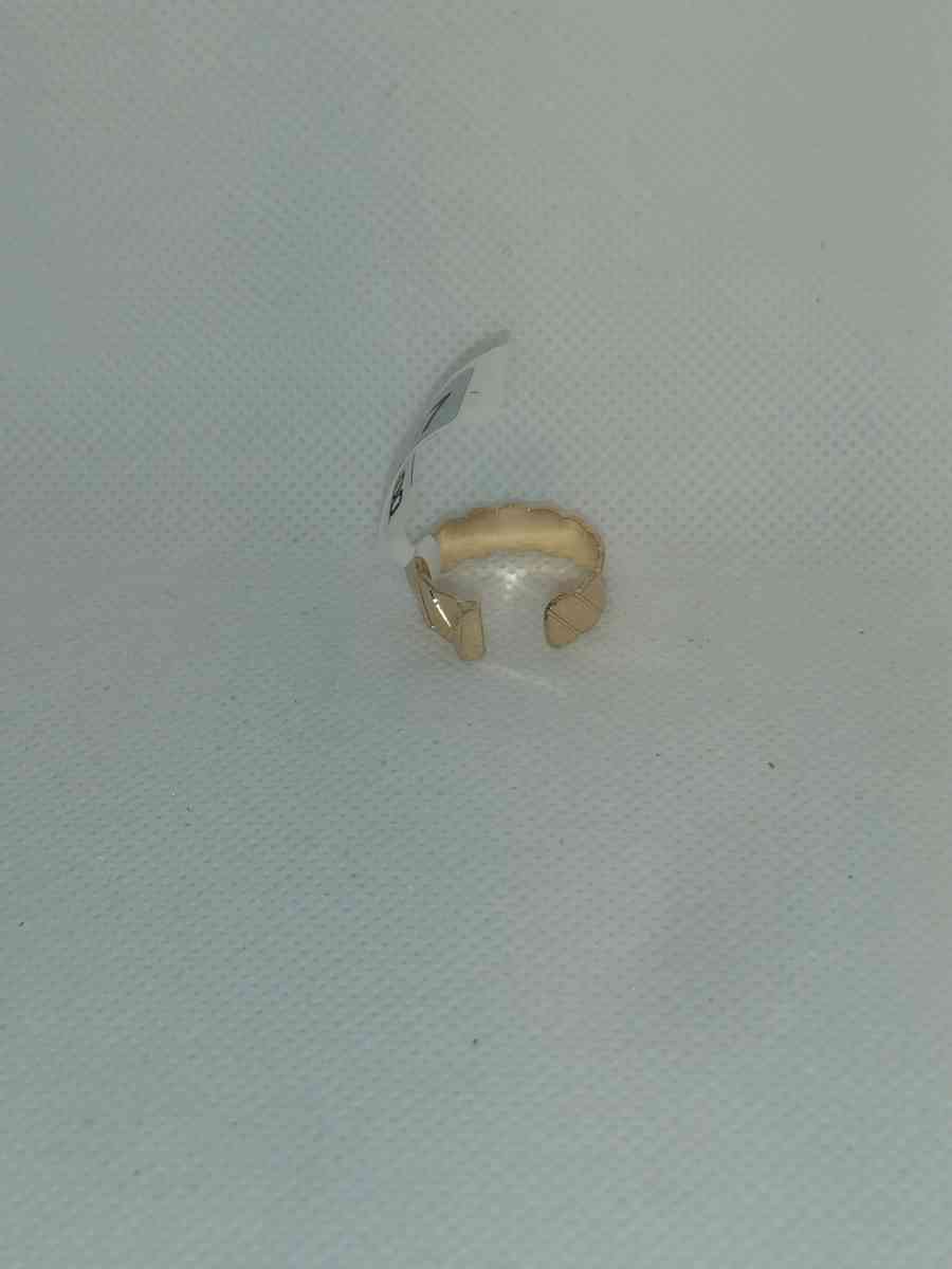 Open Slant Chic Rhinestone Ring - Roanoke, Virginia - FleaMarketBay