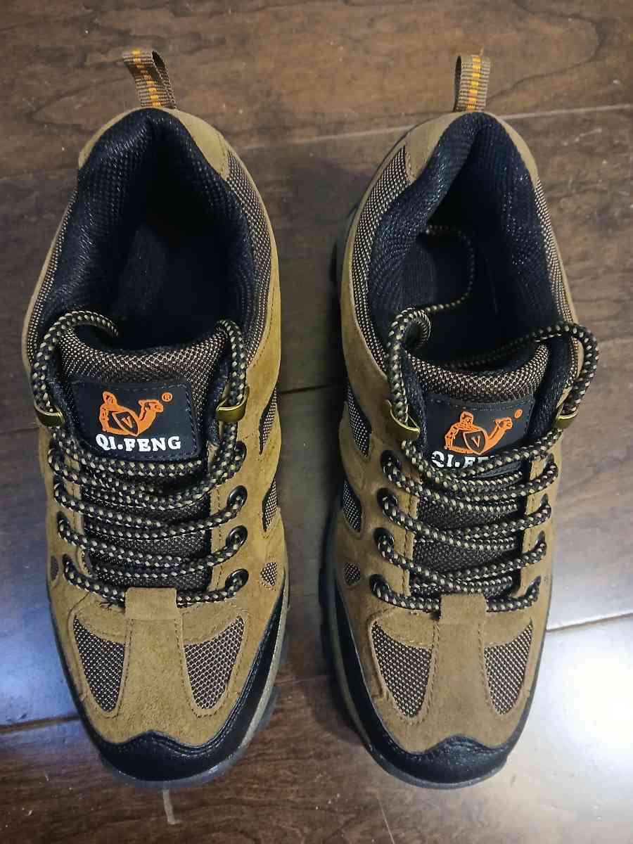 QI Feng women hiking shoes size 7 - Indianapolis, Indiana - FleaMarketBay