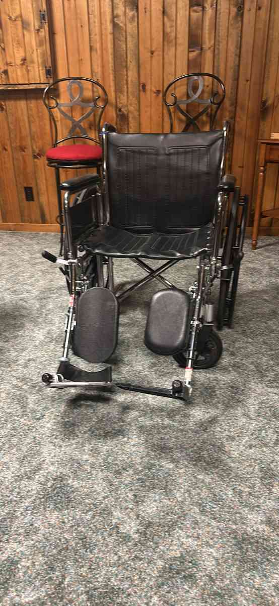 20 inch wide wheelchair - Whitewater, Wisconsin