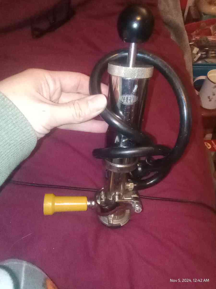 Beer keg Party pump - Colorado Springs, Colorado - FleaMarketBay