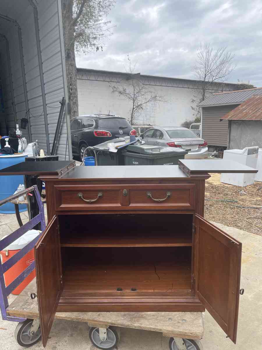 bed side table - Fayetteville, North Carolina - FleaMarketBay
