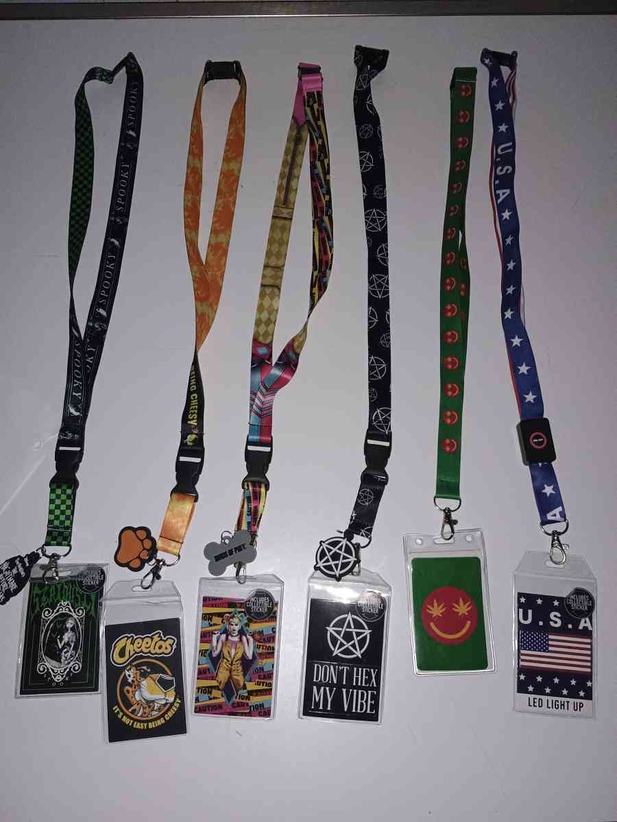 brand new graphic key chains - Terre Haute, Indiana - FleaMarketBay