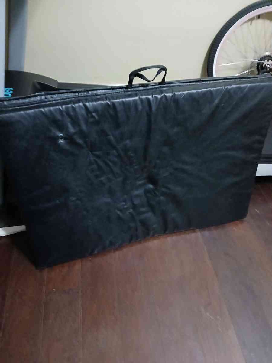 Everlast exercise mat - Indianapolis, Indiana - FleaMarketBay