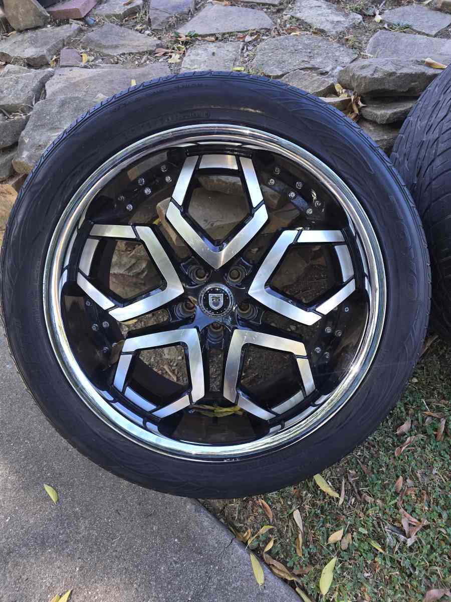 22 inch rims with tires - Grand Saline, Texas - FleaMarketBay