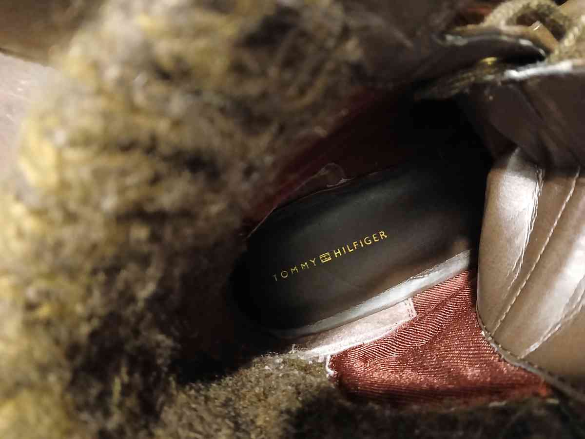 Tommy Hilfiger womens Brown boots Size 11M closed ankle - Indianapolis, Indiana - FleaMarketBay