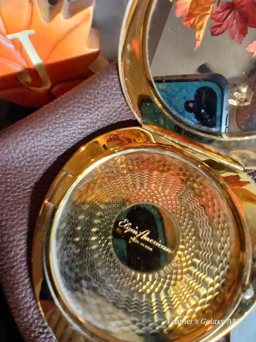 Vintage 1950s Elgin American Compact Gold Tone - Murfreesboro, Tennessee - FleaMarketBay