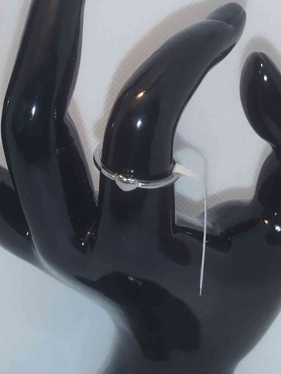 Closed Heart Ring RG - Roanoke, Virginia - FleaMarketBay